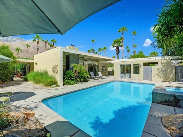 Four Bedroom Designer Home In Palms Springs
