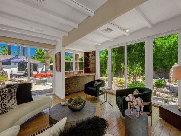 Palm Springs Home 991838