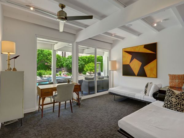 Palm Springs Home 991838