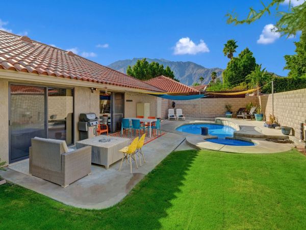 Palm Springs Home 991840