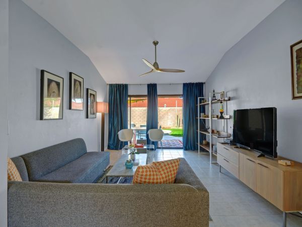 Palm Springs Home 991840