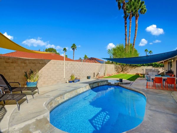 Palm Springs Home 991840