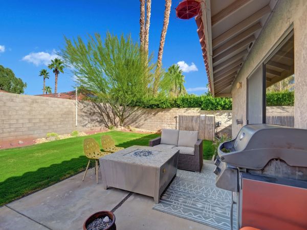 Palm Springs Home 991840