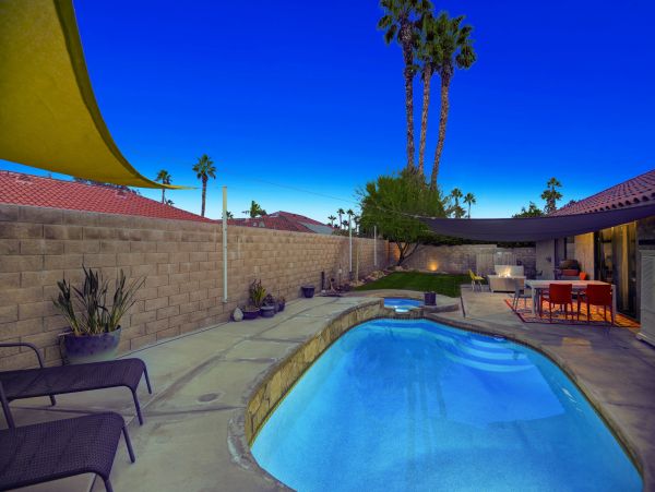 Palm Springs Home 991840