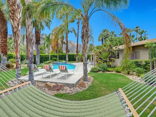 Palm Springs Home 991841