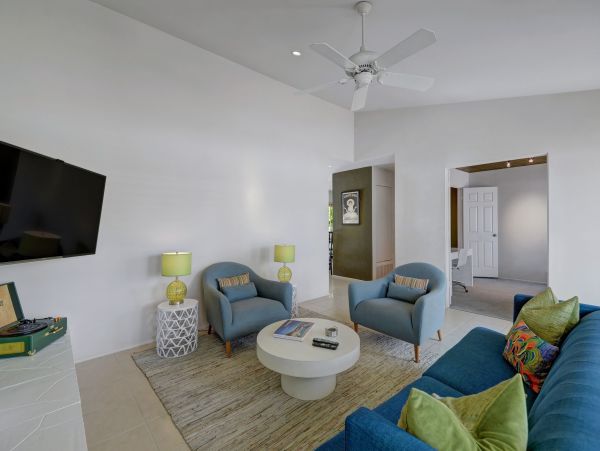 Palm Springs Home 991841