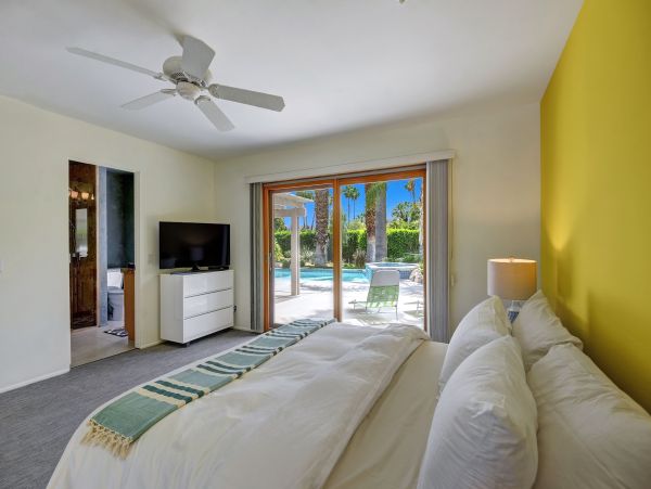 Palm Springs Home 991841