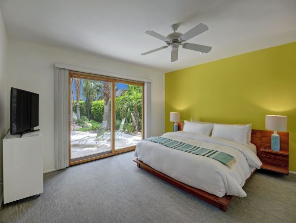 Palm Springs Home 991841