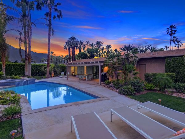 Palm Springs Home 991841