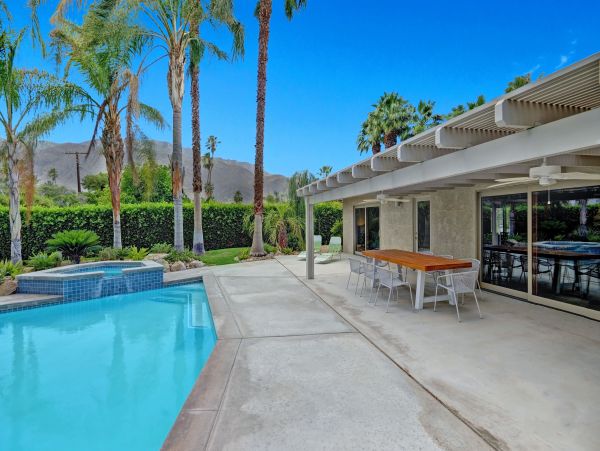Palm Springs Home 991841