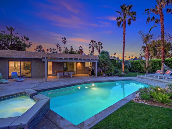 Palm Springs Home 991841