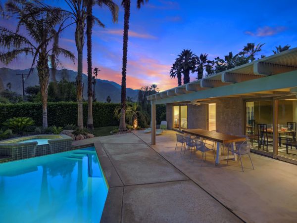 Palm Springs Home 991841