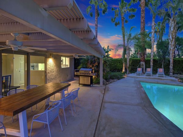 Palm Springs Home 991841