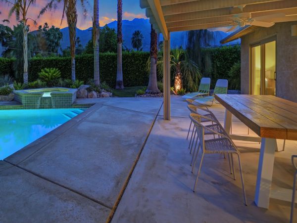 Palm Springs Home 991841