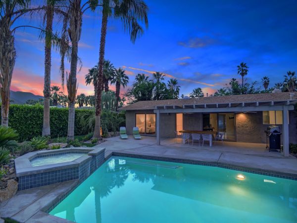 Palm Springs Home 991841