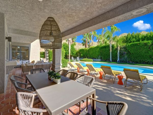 Palm Springs Home 991845
