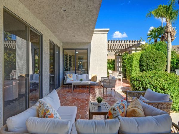 Palm Springs Home 991845