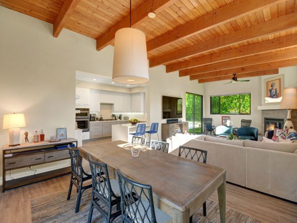 Palm Springs Home 991845