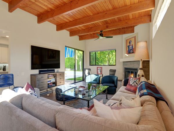 Palm Springs Home 991845