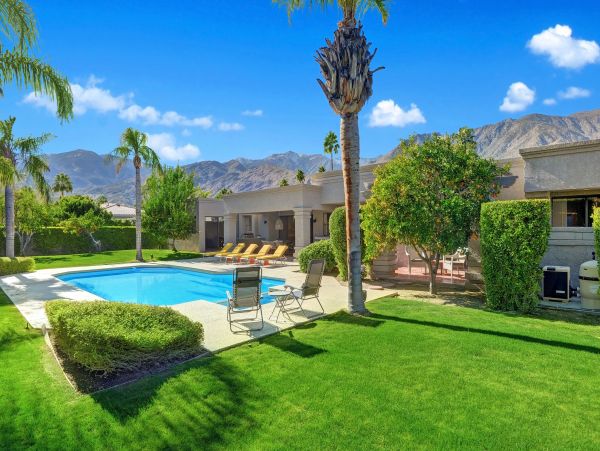 Palm Springs Home 991845