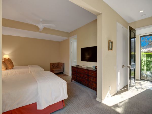 Palm Springs Home 991845