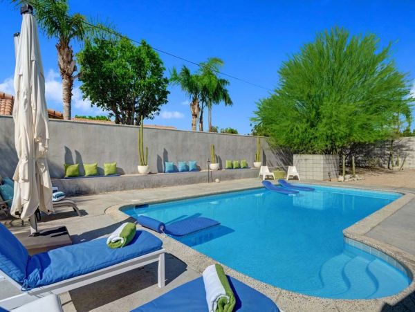 Charming Palm Springs Pool Vacation Home