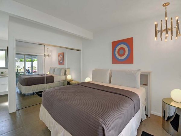Charming Palm Springs Pool Vacation Home