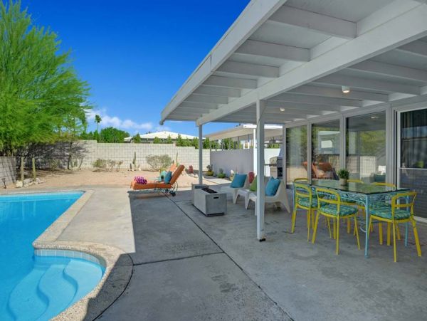 Charming Palm Springs Pool Vacation Home