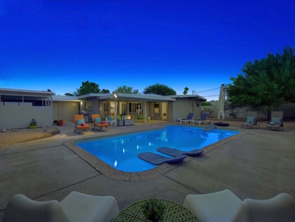 Charming Palm Springs Pool Vacation Home