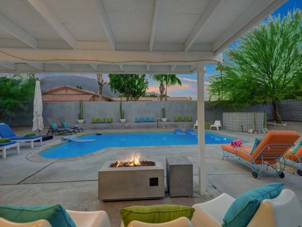 Charming Palm Springs Pool Vacation Home