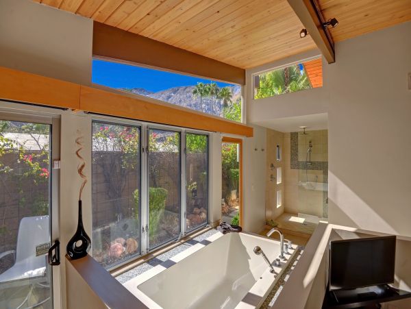 Palm Springs Home 991850