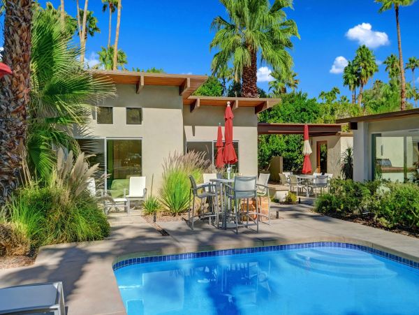 Palm Springs Home 991850