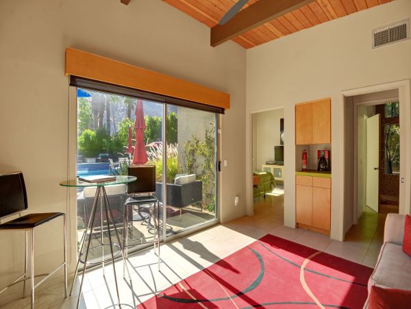 Palm Springs Home 991850
