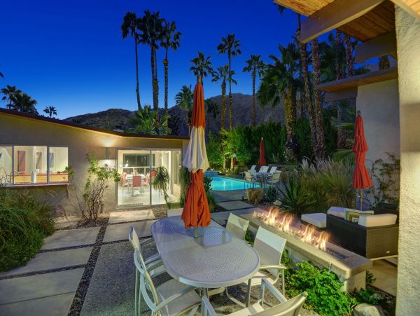 Palm Springs Home 991850