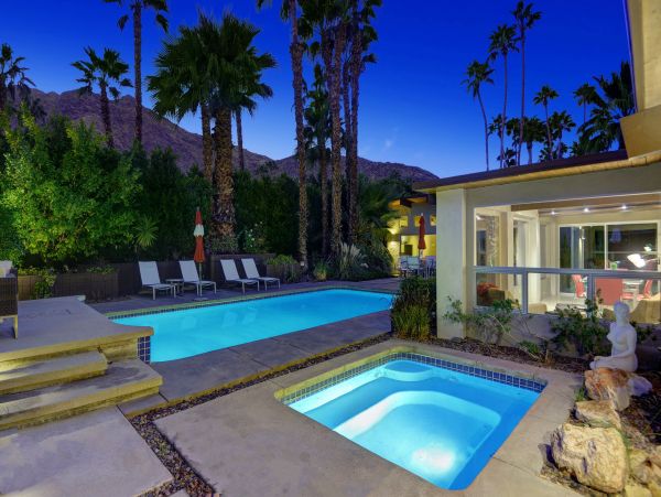 Palm Springs Home 991850