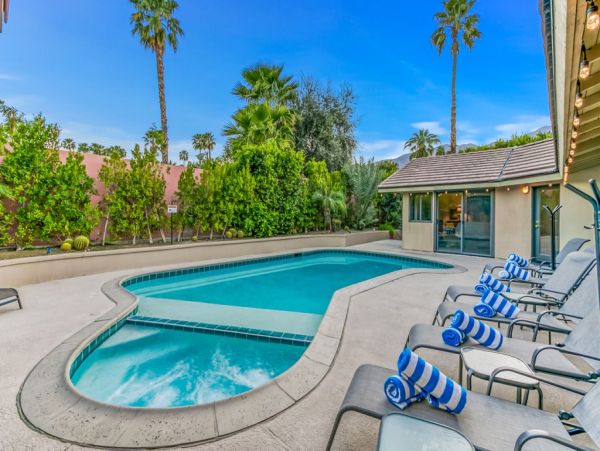 Palm Springs Home 991856