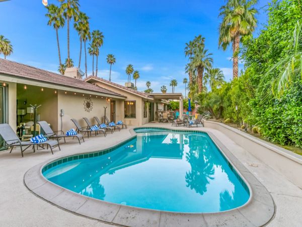 Palm Springs Home 991856