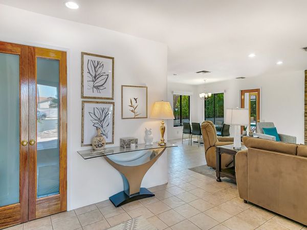 Palm Springs Home 991856