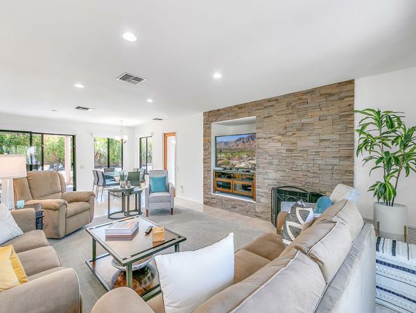 Palm Springs Home 991856