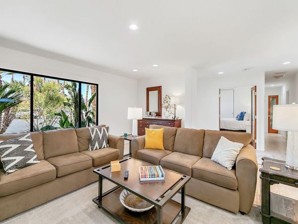 Palm Springs Home 991856