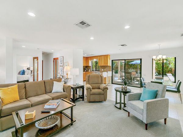 Palm Springs Home 991856