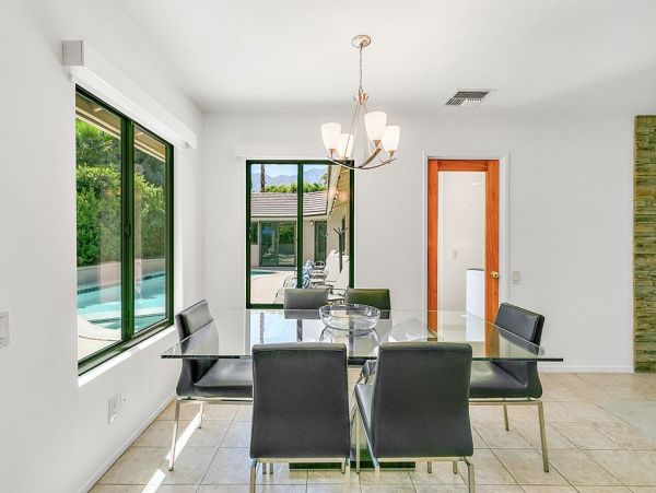 Palm Springs Home 991856