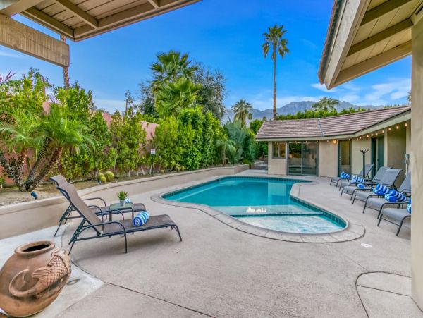 Palm Springs Home 991856