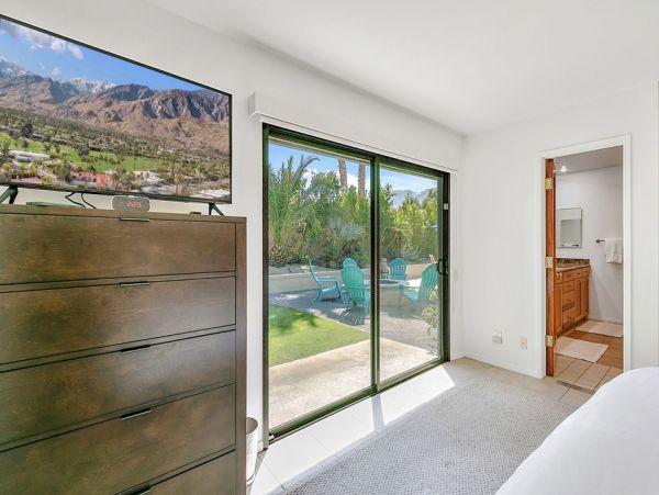 Palm Springs Home 991856