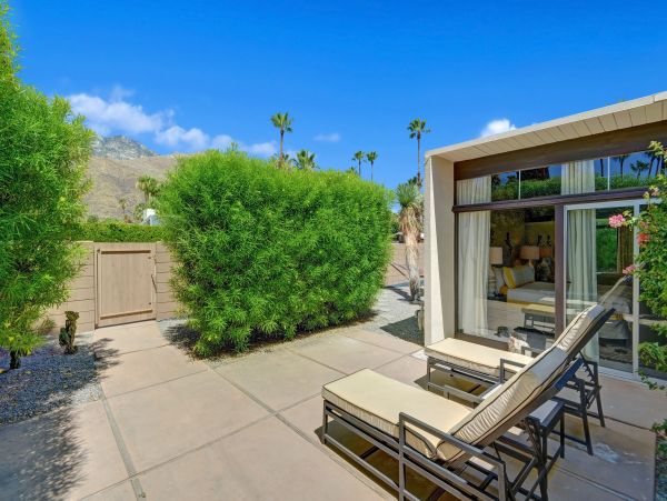 Sleek Minimalist Design Four Bedroom Home In Palm Springs