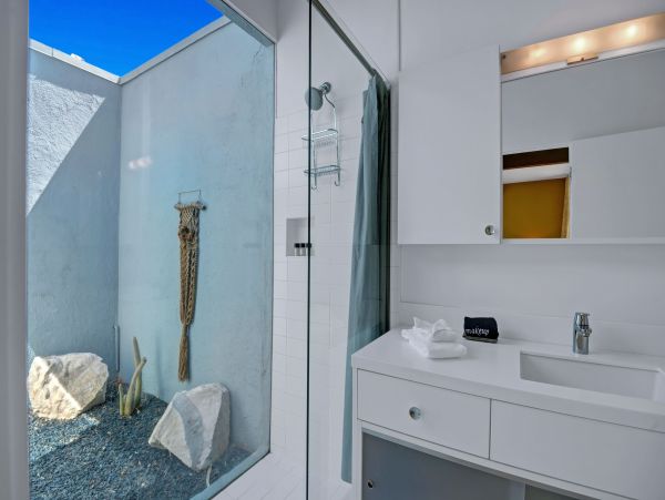 Sleek Minimalist Design Four Bedroom Home In Palm Springs