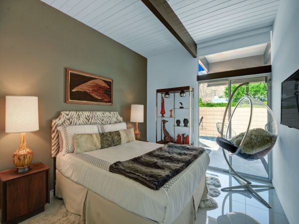 Sleek Minimalist Design Four Bedroom Home In Palm Springs