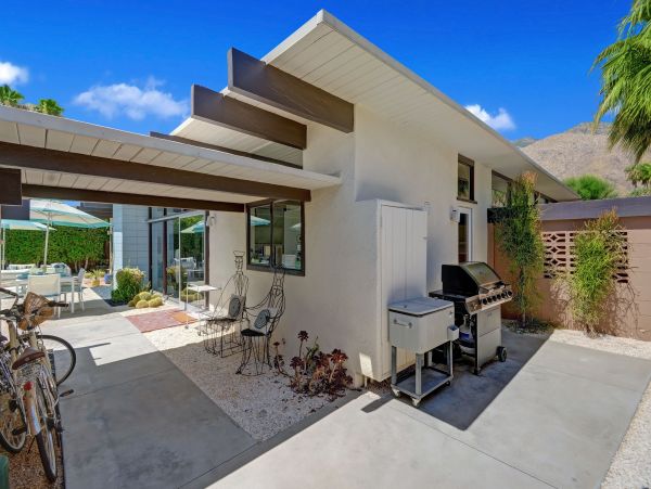 Sleek Minimalist Design Four Bedroom Home In Palm Springs