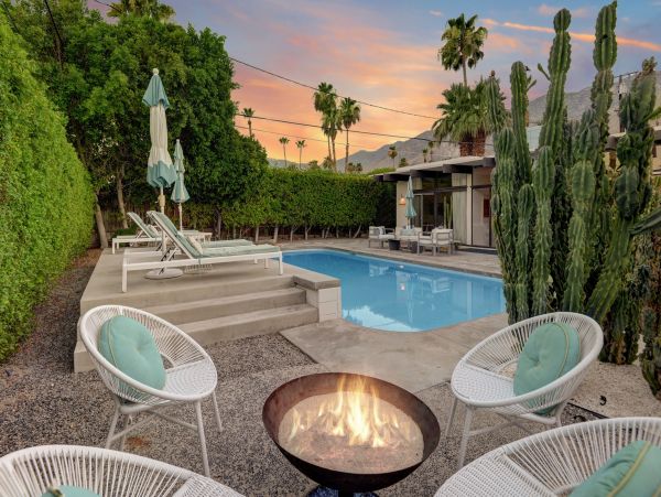 Sleek Minimalist Design Four Bedroom Home In Palm Springs