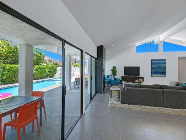 Palm Springs Home 991860